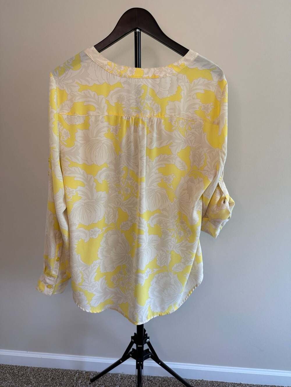 Yellow Floral Patterned Roll-Tab Sleeve Blouse - Picture 3 of 7